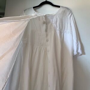 Feraud Paris Set Night gown and robe, size M,  White, cotton and lace